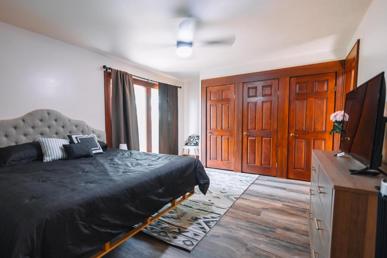 Downtown Escape Great For Large Families & Groups Villa Sugarcreek Exterior photo