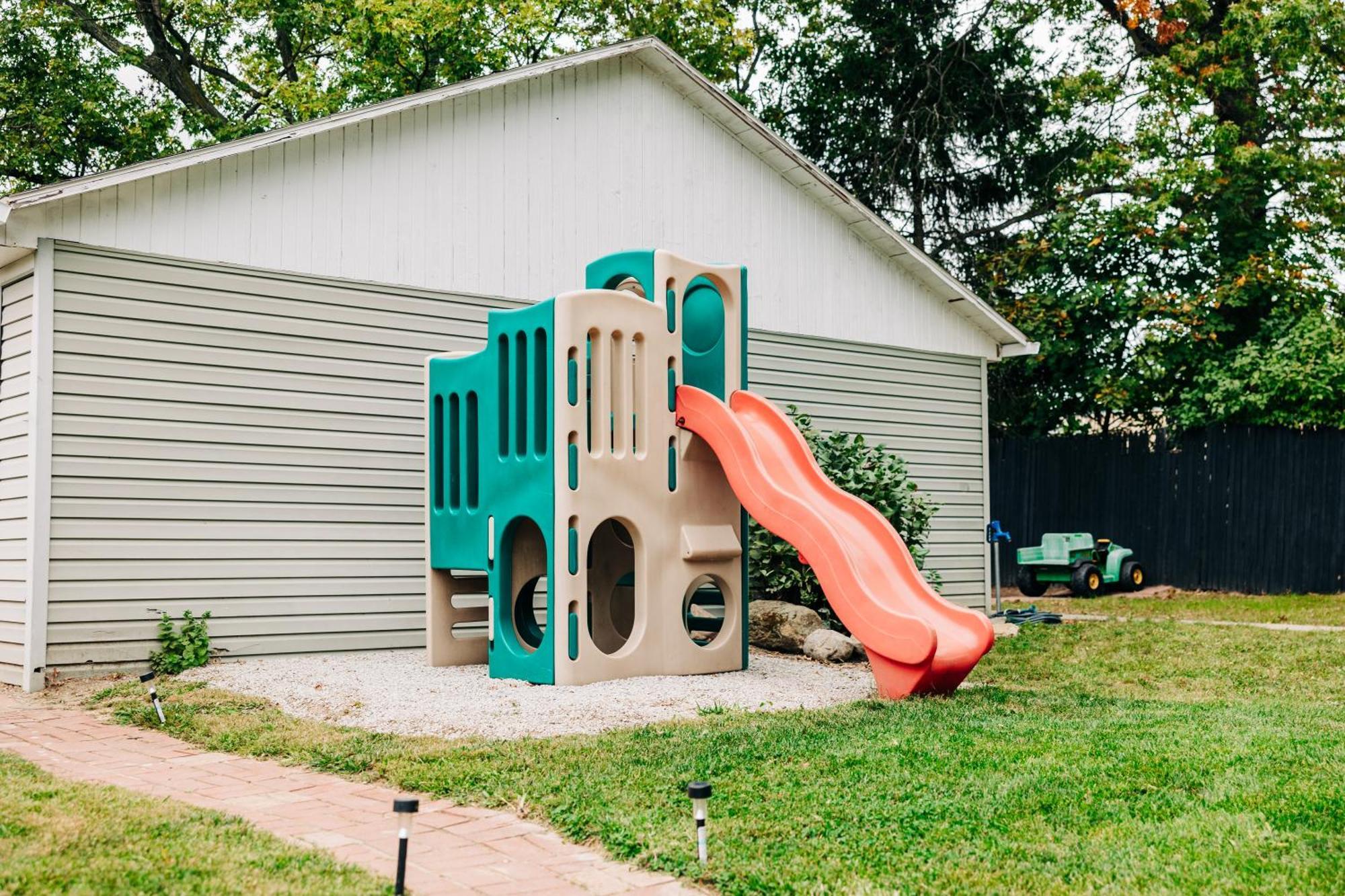 Downtown Escape Great For Large Families & Groups Villa Sugarcreek Exterior photo