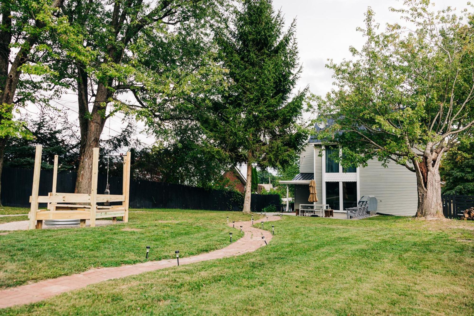 Downtown Escape Great For Large Families & Groups Villa Sugarcreek Exterior photo